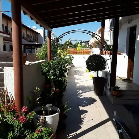 George Roof Garden * Larnaca