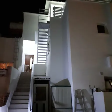 George Roof Garden Apartment *
